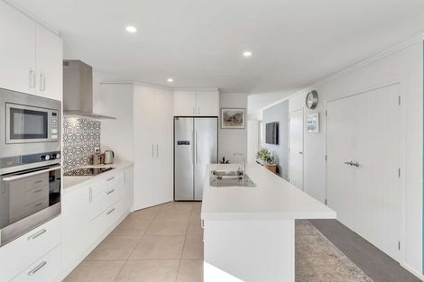 Photo of property in 6 Crossley Avenue, Woodend, 7610