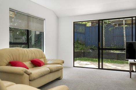 Photo of property in 3/27 Sunnynook Road, Forrest Hill, Auckland, 0620