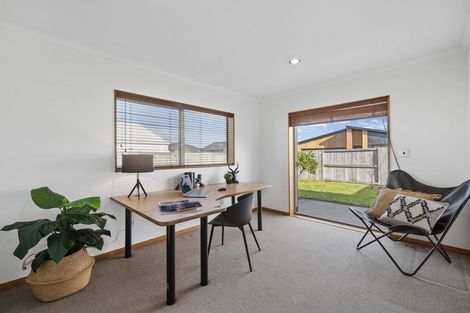 Photo of property in 5 Shire Place, Papamoa Beach, Papamoa, 3118