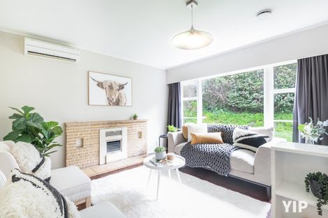 Photo of property in 27 Spenmoor Street, Newlands, Wellington, 6037