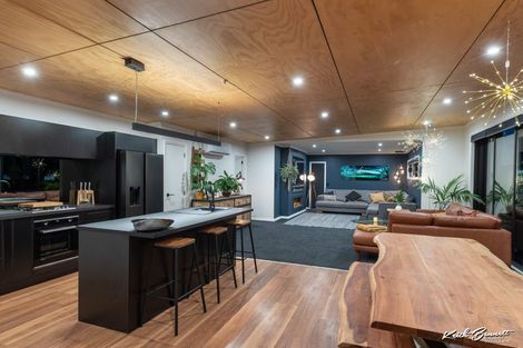 Photo of property in 8 Fenwick Crescent, Wallaceville, Upper Hutt, 5018