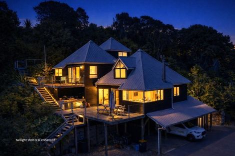 Photo of property in 5 Florence Place, Hahei, Whitianga, 3591