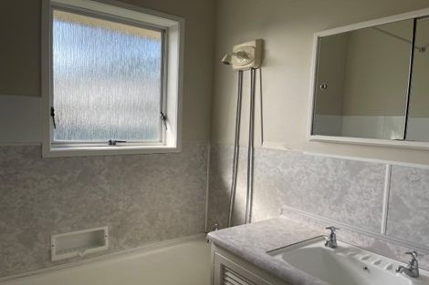 Photo of property in 1 Dunrobin Place, Avonhead, Christchurch, 8042