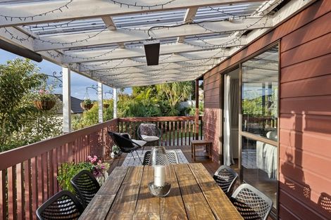 Photo of property in 22 Redfern Lane, Glenfield, Auckland, 0629
