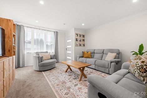 Photo of property in 1/1 Saulbrey Grove, Woburn, Lower Hutt, 5010
