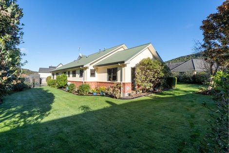 Photo of property in 17 Mary Huse Grove, Manor Park, Lower Hutt, 5019