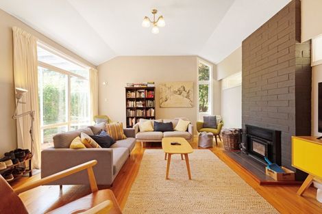 Photo of property in 47 Rona Street, Eastbourne, Lower Hutt, 5013