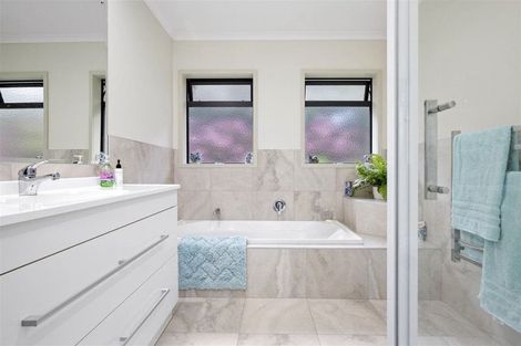 Photo of property in 19 Owens Road, Waiuku, 2123