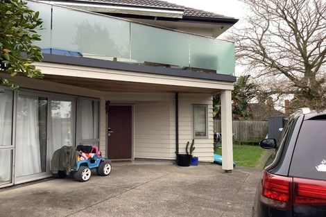 Photo of property in 1/12 Speedy Crescent, Hillcrest, Auckland, 0627