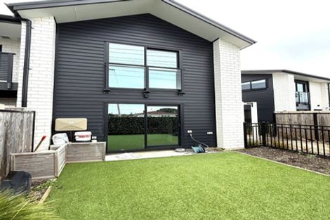 Photo of property in 12/170 Don Buck Road, Massey, Auckland, 0614