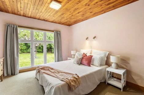 Photo of property in 1 Valley Street, Island Bay, Wellington, 6023