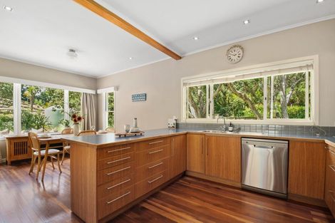 Photo of property in 379 Motutara Road, Muriwai, Waimauku, 0881