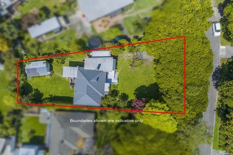 Photo of property in 28 Karu Crescent, Waikanae, 5036