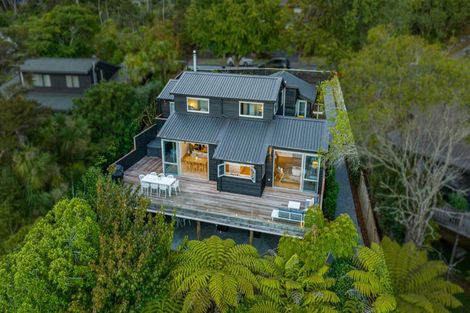 Photo of property in 22 Woodfern Crescent, Titirangi, Auckland, 0604