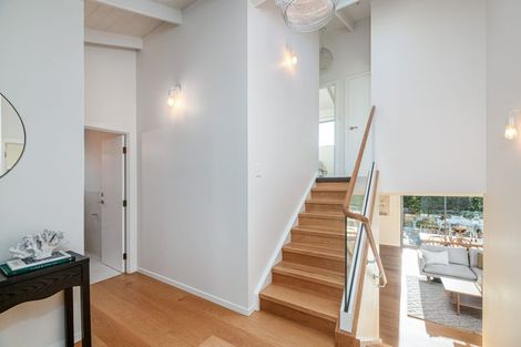 Photo of property in 22 Woodfern Crescent, Titirangi, Auckland, 0604