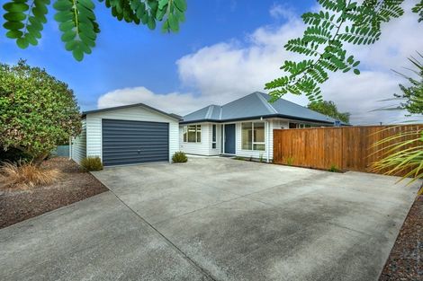 Photo of property in 10 Bideford Place, Dallington, Christchurch, 8061