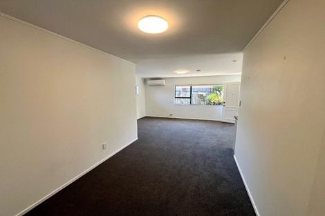 Photo of property in 2/24 Beaumaris Way, Conifer Grove, Takanini, 2112