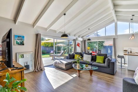 Photo of property in 2/43 Central Avenue, Papatoetoe, Auckland, 2025