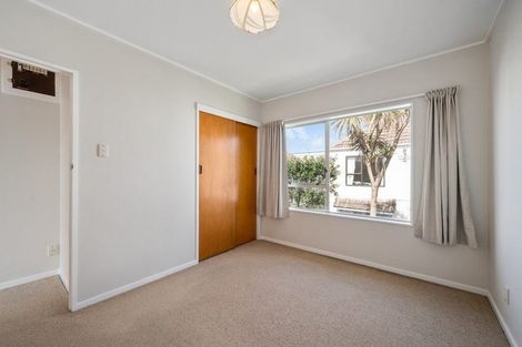 Photo of property in 8/218 Onepu Road, Lyall Bay, Wellington, 6022