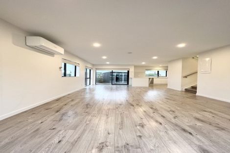 Photo of property in 15 Tahingamanu Road, Hobsonville, Auckland, 0616