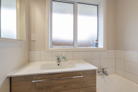 Photo of property in 17 Seagrave Place, Ilam, Christchurch, 8041