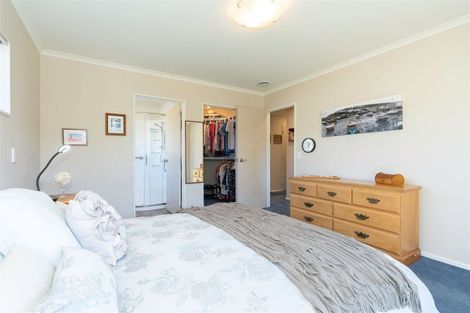 Photo of property in 98 Regent Drive, Paraparaumu Beach, Paraparaumu, 5032