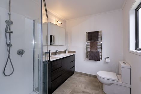 Photo of property in 43 Redwood Drive, Massey, Auckland, 0614