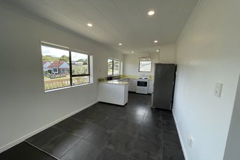 Photo of property in 37 Herekawe Drive, Spotswood, New Plymouth, 4310