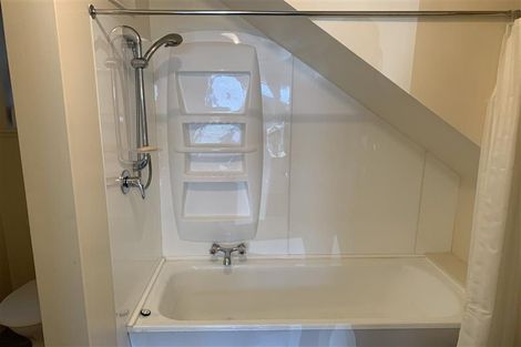 Photo of property in 10 Cornwall Street, Picton, 7220