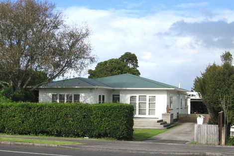 Photo of property in 86 Matipo Road, Te Atatu Peninsula, Auckland, 0610