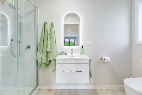 Photo of property in 2 Alan Livingston Drive, Cambridge, 3434