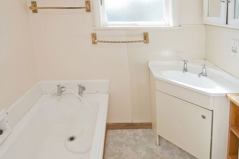 Photo of property in 17 Douglas Street, West End, Palmerston North, 4412