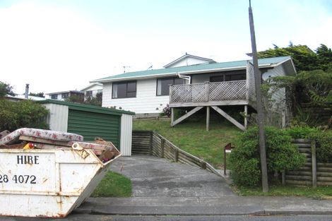 Photo of property in 21 Rice Crescent, Newlands, Wellington, 6037