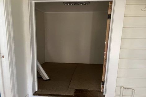 Photo of property in 92 Collingwood Street, Eltham, 4322