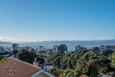 Photo of property in 4/14c Glenmore Street, Thorndon, Wellington, 6011