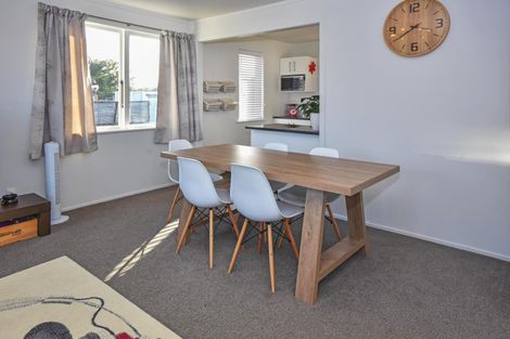 Photo of property in 12 Crampton Place, Manurewa, Auckland, 2102