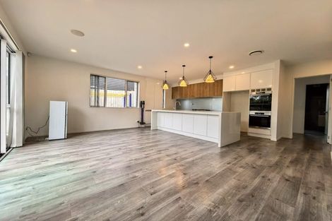 Photo of property in 8b Albany Highway, Greenhithe, Auckland, 0632