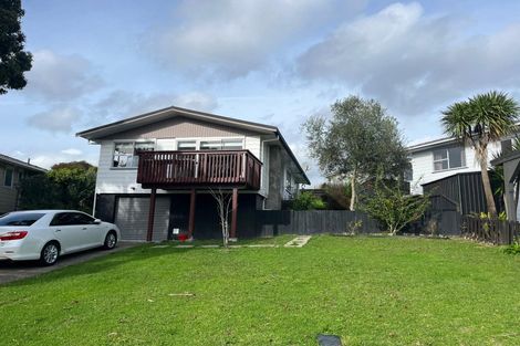 Photo of property in 16 Temuri Place, Glendene, Auckland, 0602
