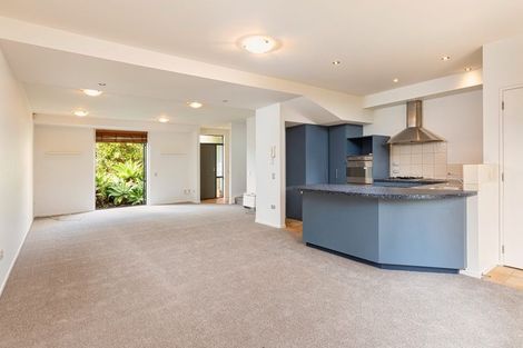Photo of property in 76 Gunner Drive, Te Atatu Peninsula, Auckland, 0610