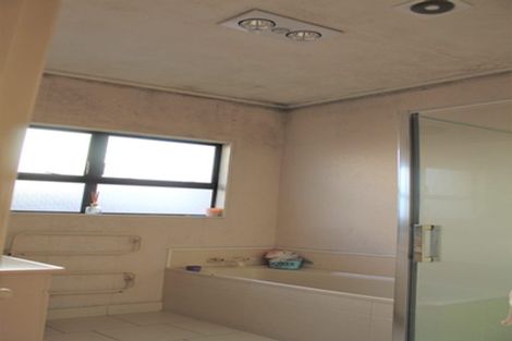 Photo of property in 57 Birdwood Avenue, Papatoetoe, Auckland, 2025