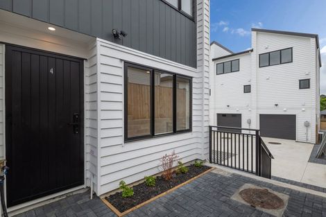 Photo of property in 94 Godley Road, Green Bay, Auckland, 0604