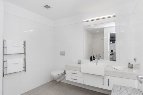 Photo of property in 2/48 Marine Parade, Mount Maunganui, 3116