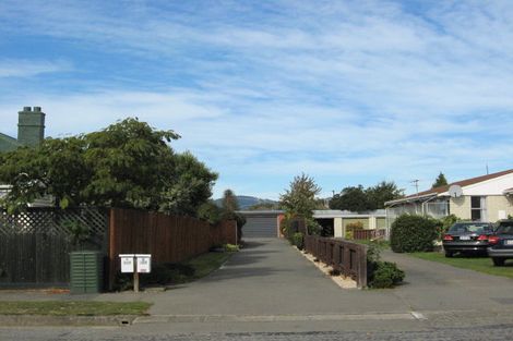 Photo of property in 107 Middlepark Road, Sockburn, Christchurch, 8042
