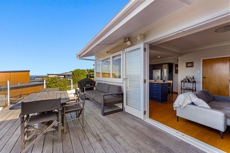 Photo of property in 99 Aberdeen Road, Castor Bay, Auckland, 0620
