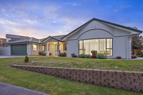 Photo of property in 2 Millennium Hill, Paraparaumu, 5032