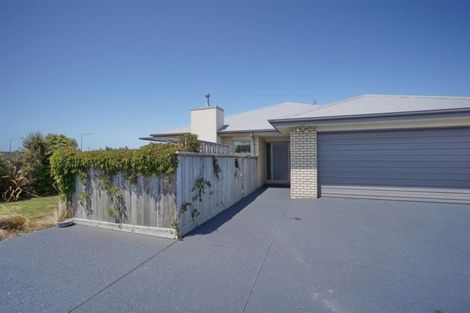 Photo of property in 11 Saint Peters Close, Woolston, Christchurch, 8062