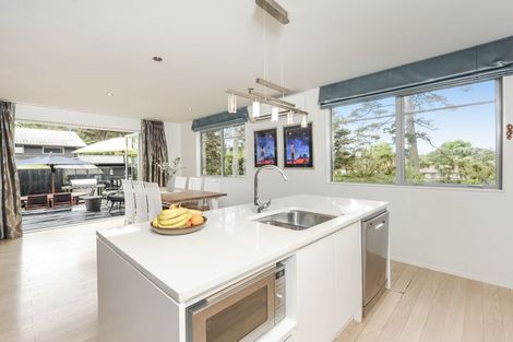 Photo of property in 20e Konini Road, Titirangi, Auckland, 0604