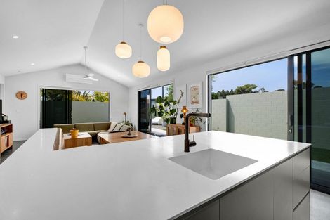 Photo of property in 5 Hussey Street, Oakura, 4314
