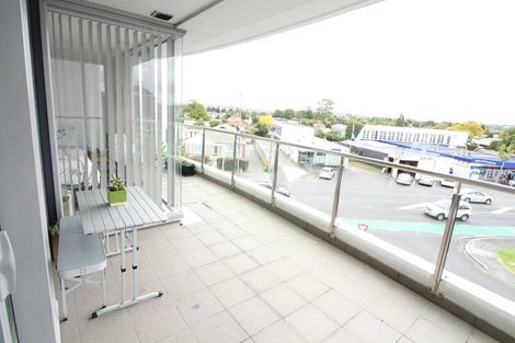 Photo of property in Bella Vista, 2c/84 Gunner Drive, Te Atatu Peninsula, Auckland, 0610