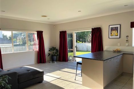 Photo of property in 211 Westchester Drive, Churton Park, Wellington, 6037
